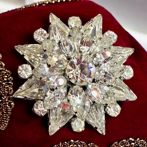 Vintage Verified Schreiner Crystal Domed/ Layered Silver Tone Brooch Prong Set